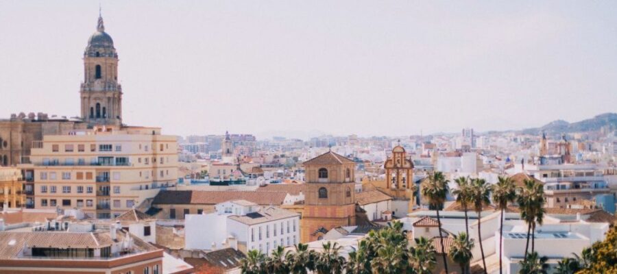 Malaga Stadt während einer Mietwagen Fahrt aufgenommen